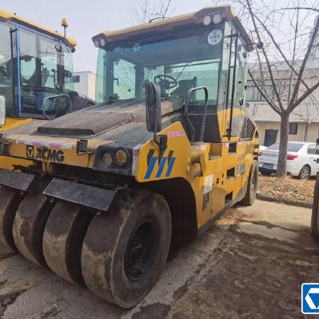 徐工XP305S轮胎压路机(30吨胶轮)