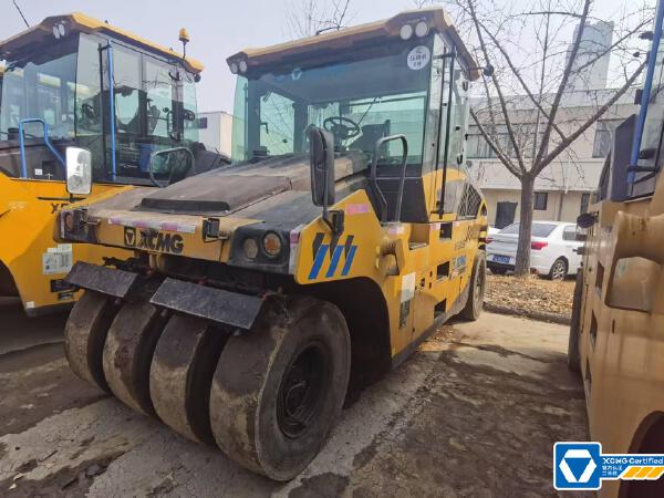 徐工XP305S輪胎壓路機(30噸膠輪)
