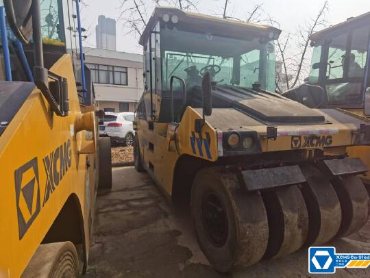 徐工XP305S輪胎壓路機(30噸膠輪)