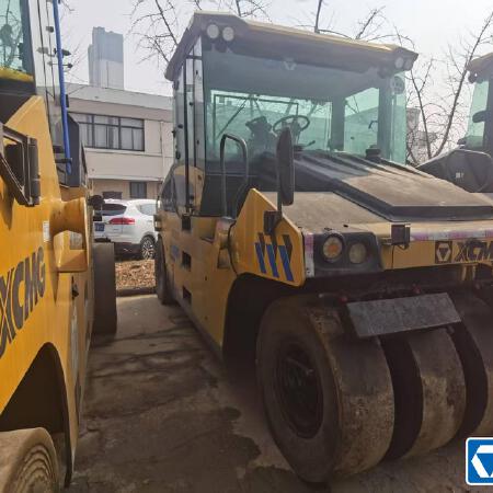 徐工XP305S轮胎压路机(30吨胶轮)