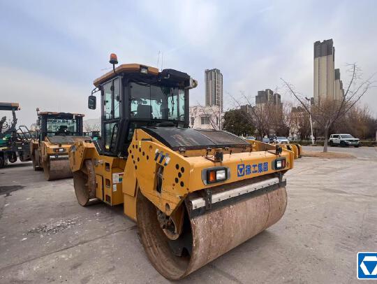 徐工XD133S雙鋼輪壓路機