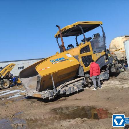 徐工RP1655摊铺机