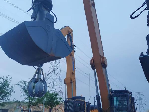 徐工XMH70C履帶式挖掘機