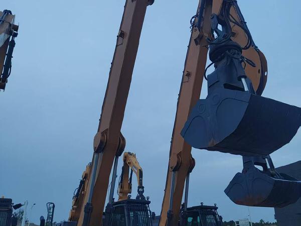 徐工XMH70C履帶式挖掘機(jī)