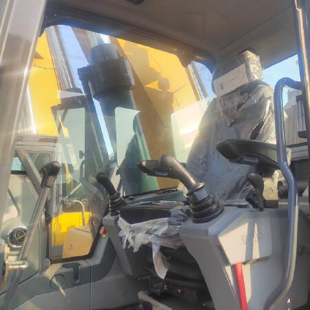 徐工XMH70C履带式挖掘机