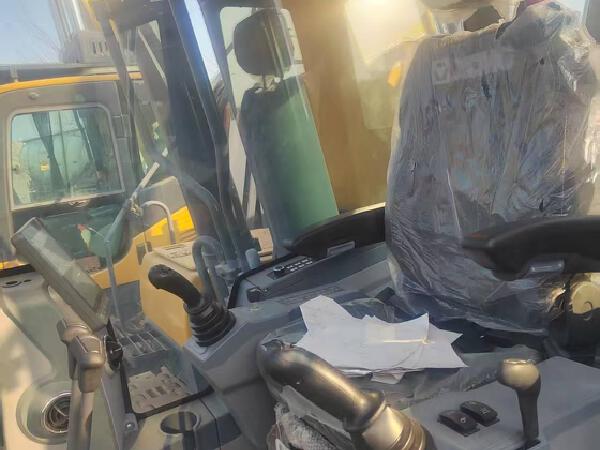 徐工XMH70C履帶式挖掘機(jī)