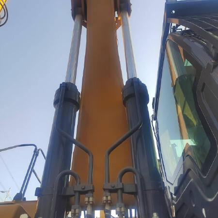 徐工XMH70C履带式挖掘机