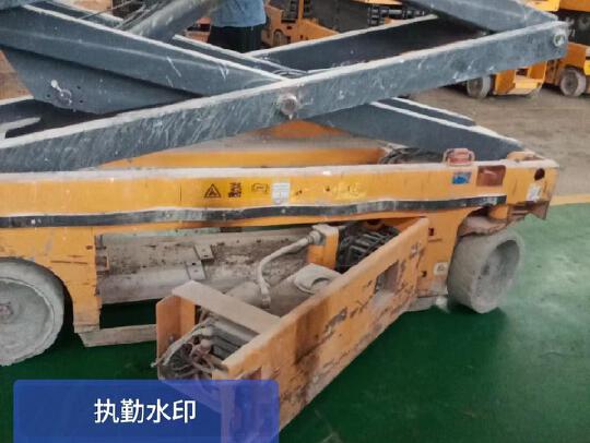 徐工GTJZ0808剪叉式高空作業(yè)平臺(tái)