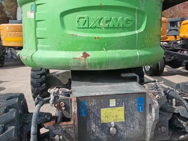 徐工GTBZ18A1曲臂式高空作業(yè)平臺