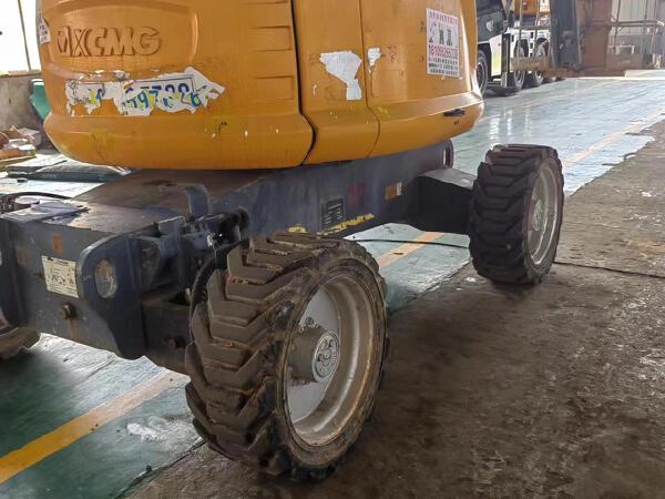 徐工GTBZ18A1曲臂式高空作業(yè)平臺