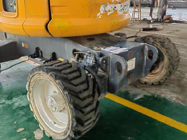 徐工GTBZ18A1曲臂式高空作業(yè)平臺