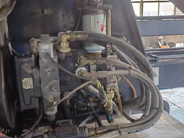 徐工GTBZ18A1曲臂式高空作業(yè)平臺