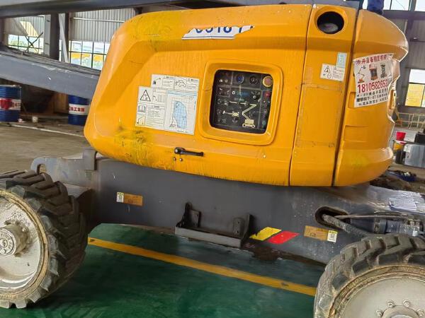 徐工GTBZ18A1曲臂式高空作業(yè)平臺