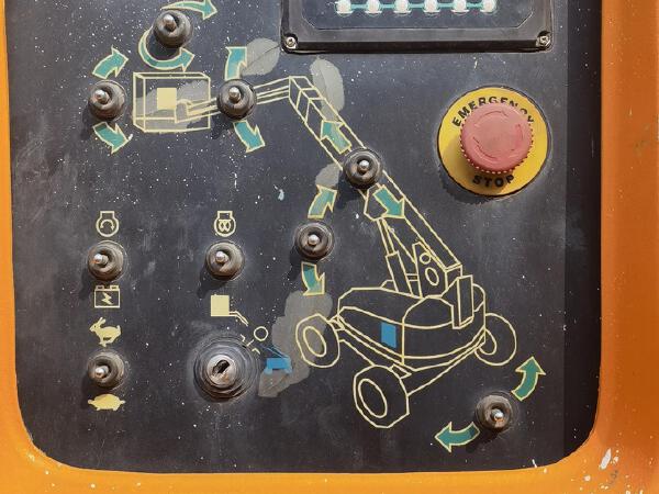 徐工GTBZ30S直臂式高空作業(yè)平臺