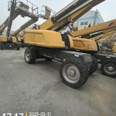 徐工GTBZ38S直臂式高空作业车