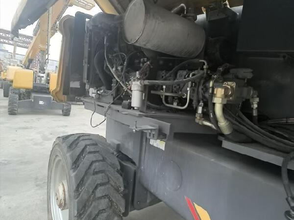 徐工GTBZ38S直臂式高空作業車