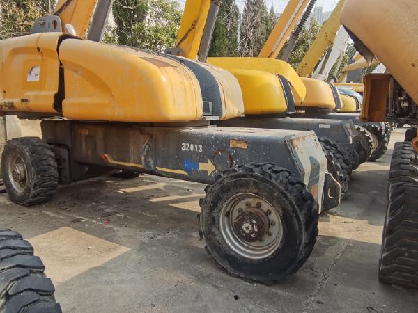 徐工GTBZ30S直臂式高空作業(yè)平臺(tái)