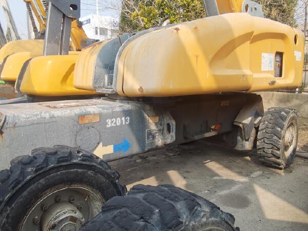 徐工GTBZ30S直臂式高空作業(yè)平臺(tái)