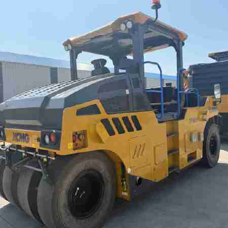 徐工XP165S轮胎压路机