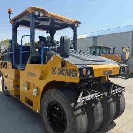 徐工XP165S轮胎压路机