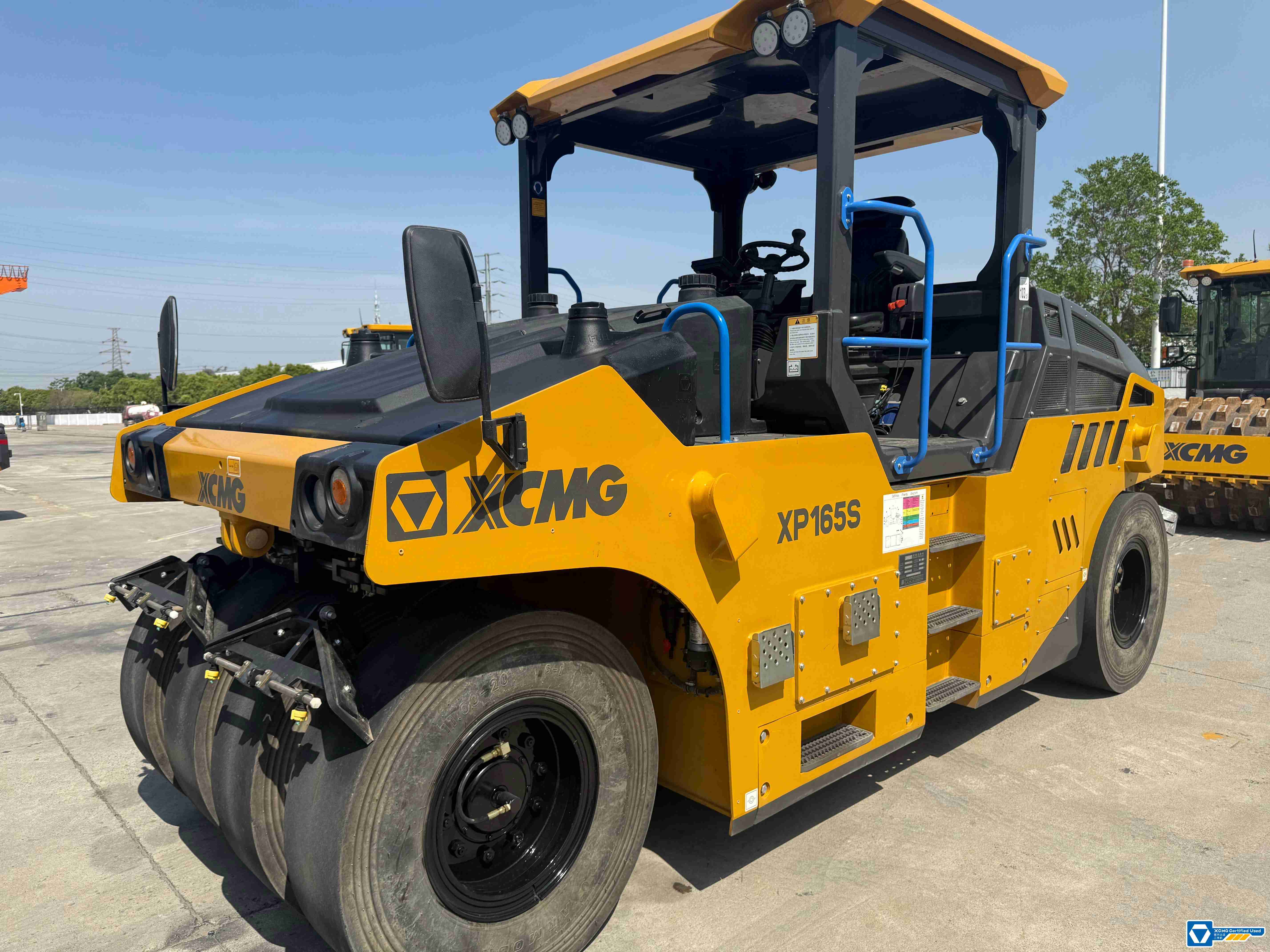 徐工XP165S輪胎壓路機