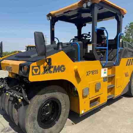 徐工XP165S轮胎压路机