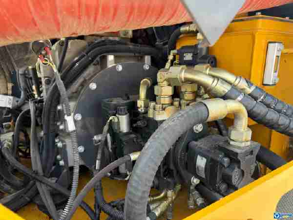 徐工XP165S輪胎壓路機(jī)