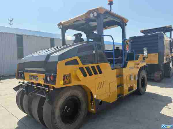 徐工XP165S輪胎壓路機(jī)