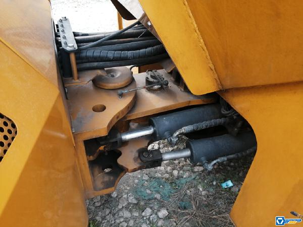 徐工XD133D雙鋼輪壓路機(jī)