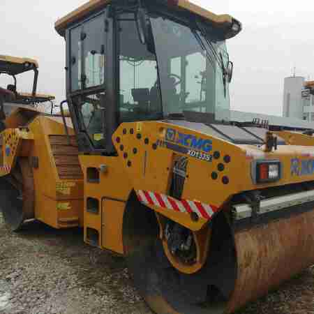 徐工XD133D双钢轮压路机