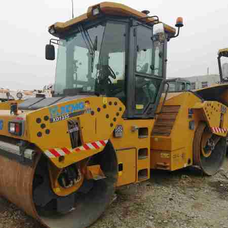 徐工XD133D双钢轮压路机