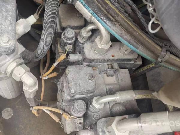 徐工XD133D雙鋼輪壓路機(jī)