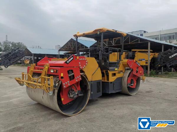 徐工XD133D雙鋼輪壓路機