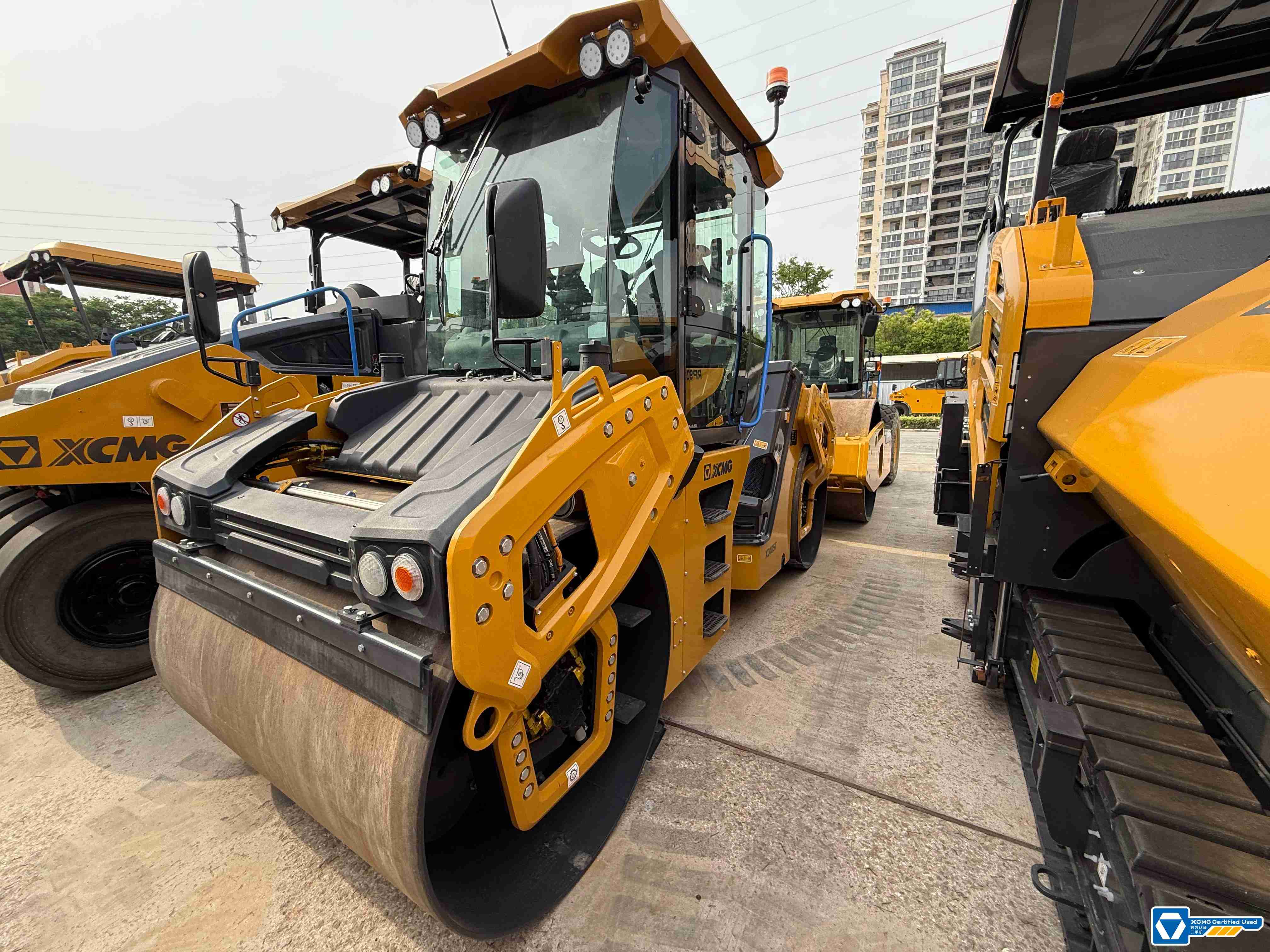 徐工XD105T雙鋼輪壓路機
