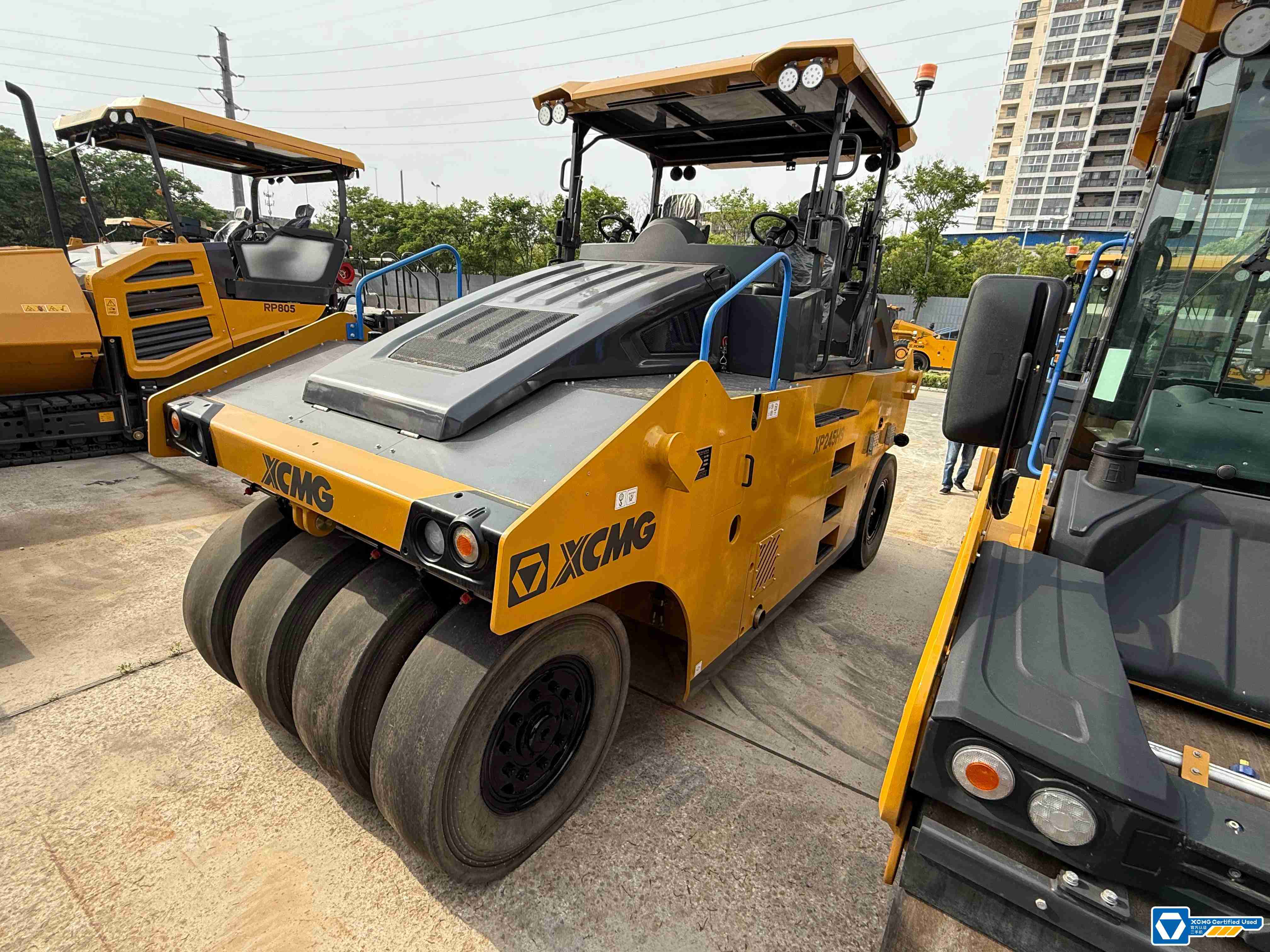徐工XP245HS輪胎壓路機
