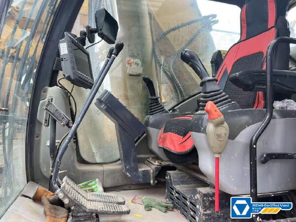 徐工XR280D旋挖鉆機(jī)