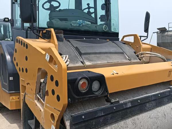 徐工XD135TCIV雙鋼輪壓路機(jī)