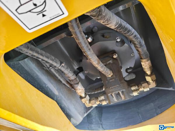 徐工XD133CIV雙鋼輪壓路機(jī)