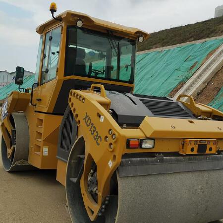 徐工XD133CIV双钢轮压路机