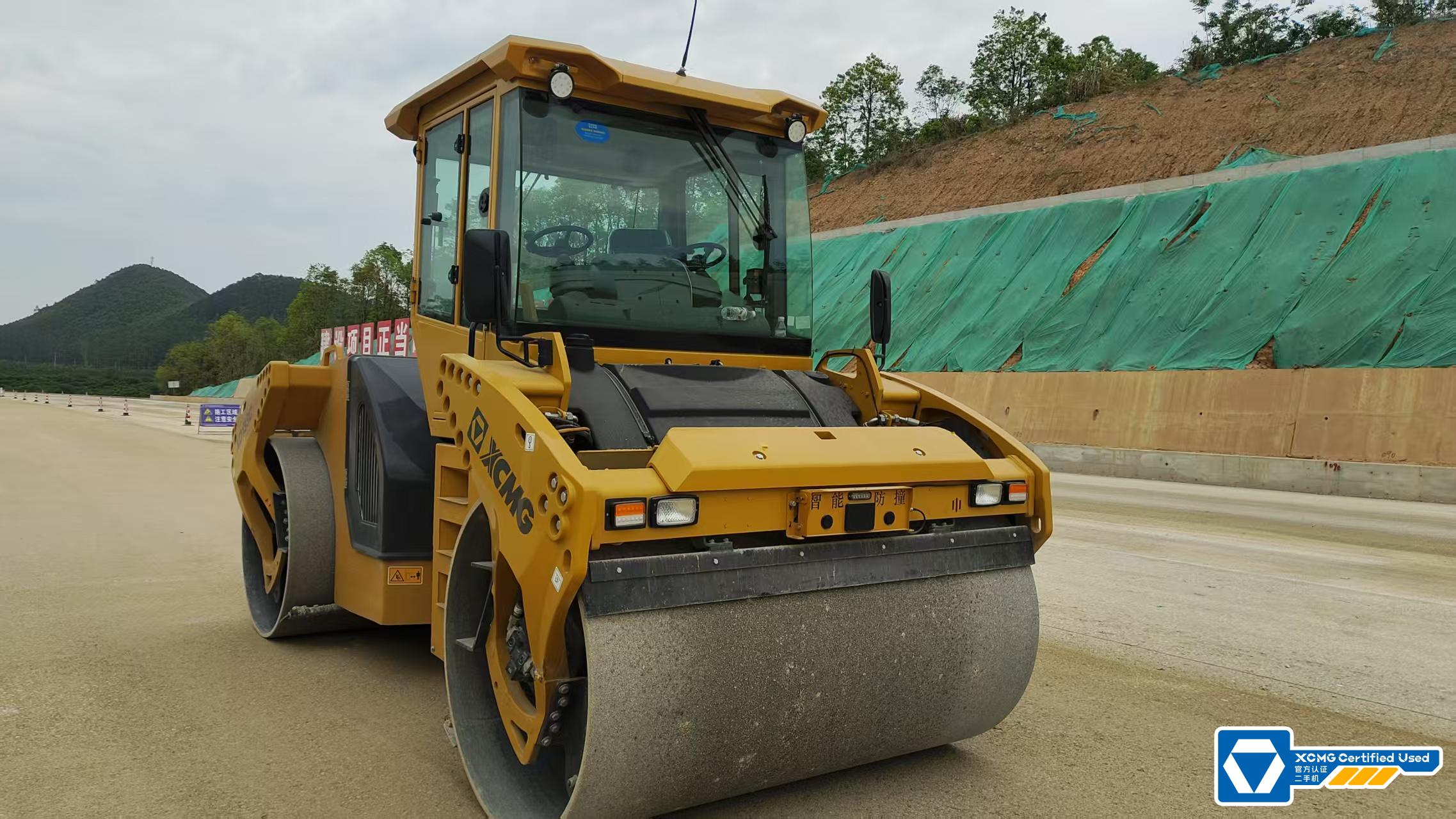 徐工XD133CIV雙鋼輪壓路機