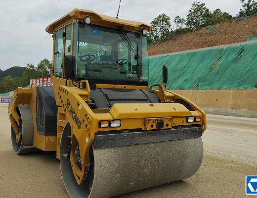 徐工XD133CIV双钢轮压路机