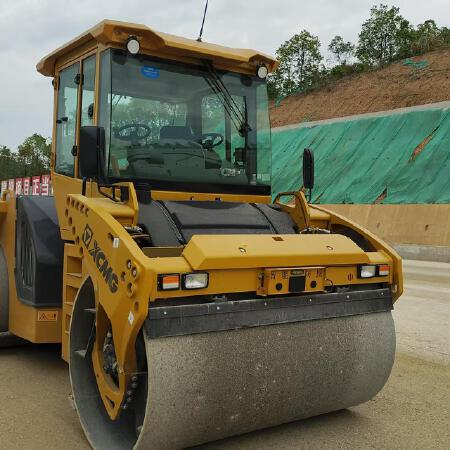 徐工XD133CIV双钢轮压路机