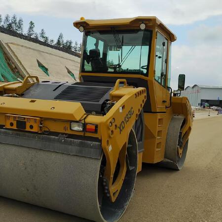 徐工XD133CIV双钢轮压路机