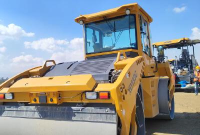 徐工XD133CIV雙鋼輪壓路機(jī)