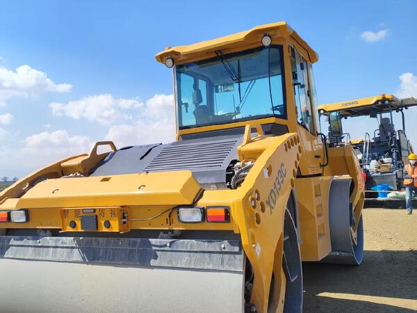 徐工XD133CIV雙鋼輪壓路機