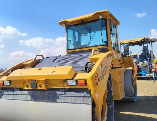 徐工XD133CIV双钢轮压路机