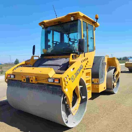 徐工XD133CIV双钢轮压路机