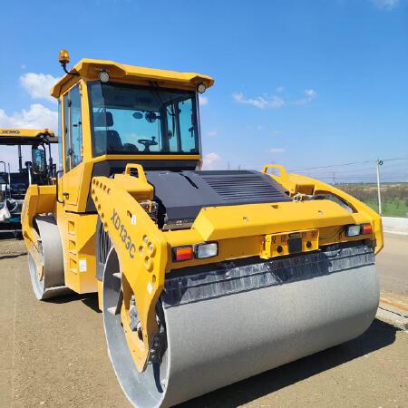 徐工XD133CIV双钢轮压路机