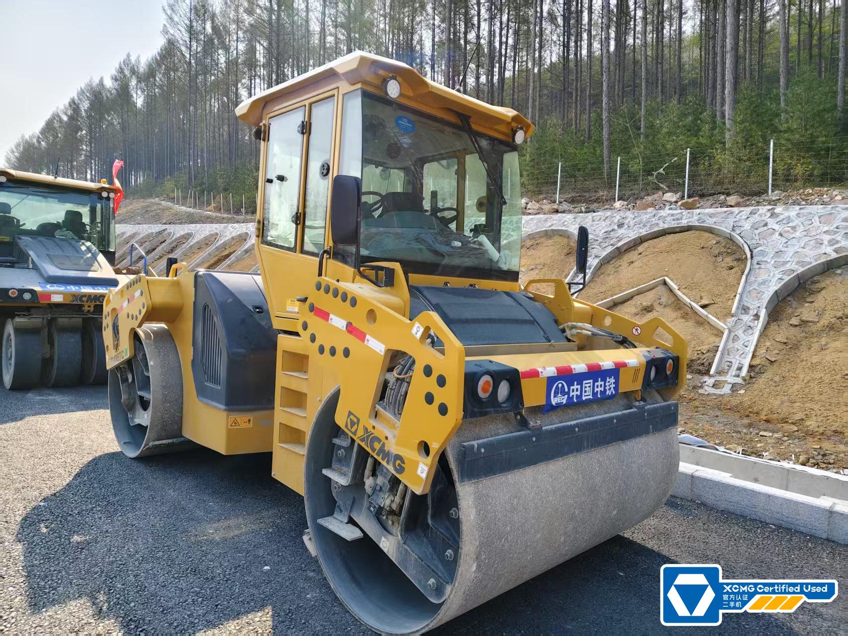 徐工XD135TCIV雙鋼輪壓路機