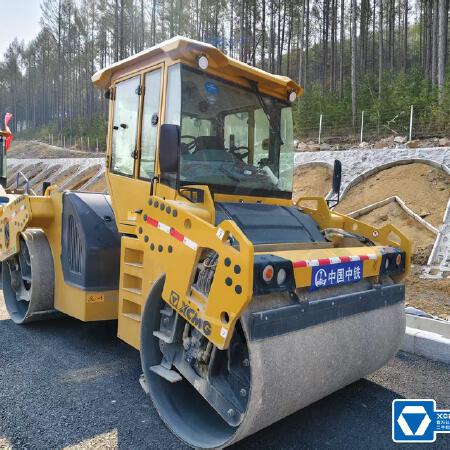 徐工XD135TCIV双钢轮压路机